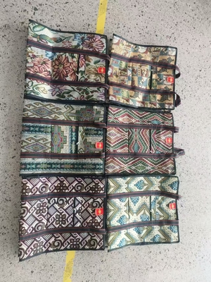 กระเป๋าช้อปปิ้งผ้าใบที่มีซิป สีสัน